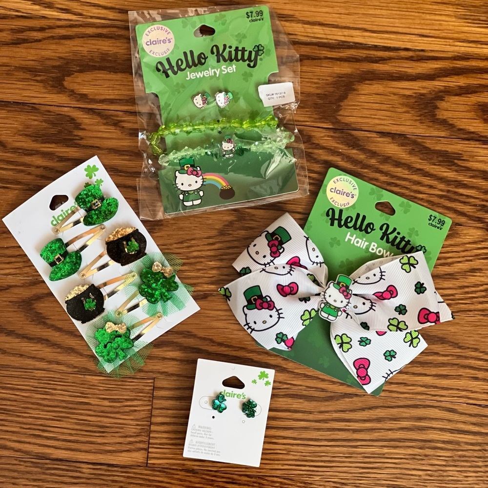 NWT Claire's Green Hello Kitty Hair Bow/Jewelry Set/ Hair Clips/ Earrings Bundle